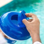 ¿Cuánto tiempo hay que dejar las pastillas de cloro en la piscina?