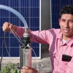 Cómo instalar una bomba sumergible solar
